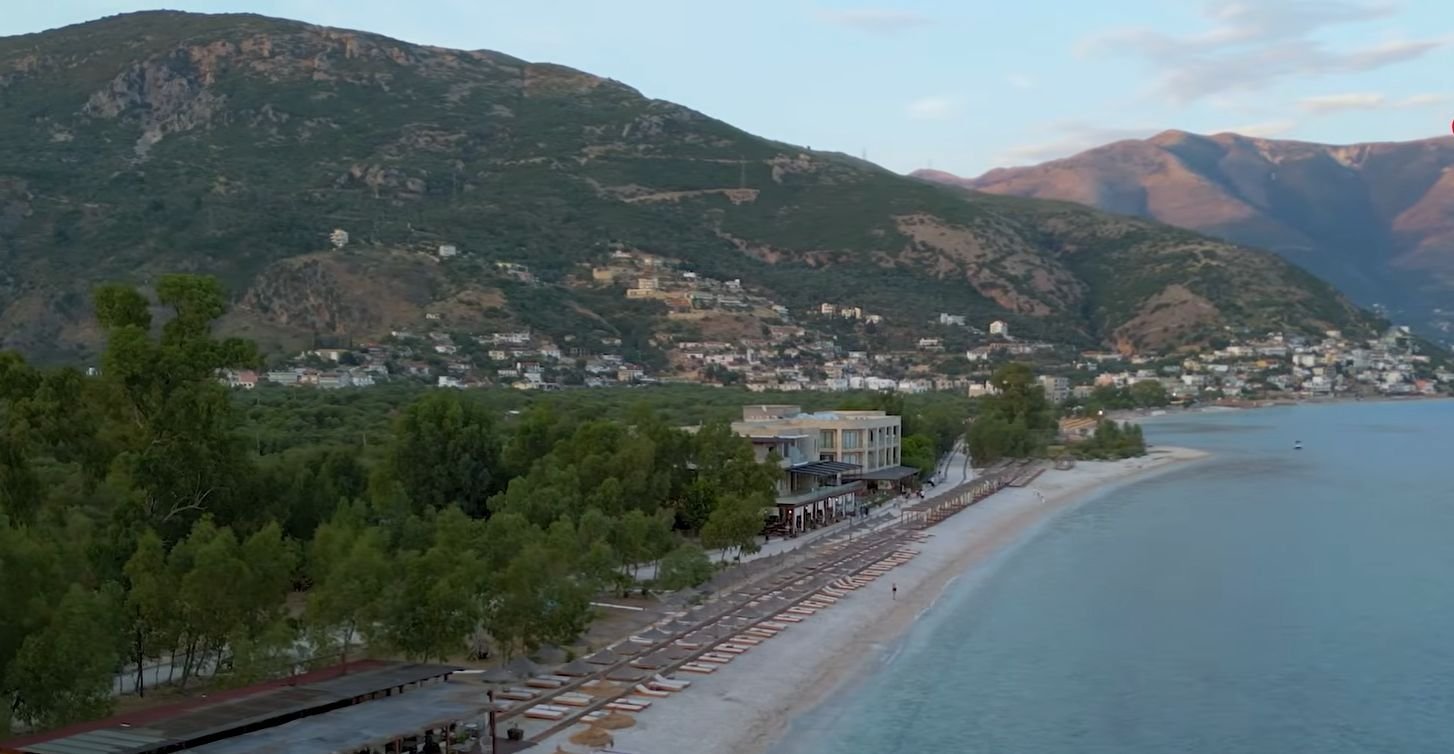 Qeparo një nga fshatrat më piktoresk në Rivierën Shqiptare