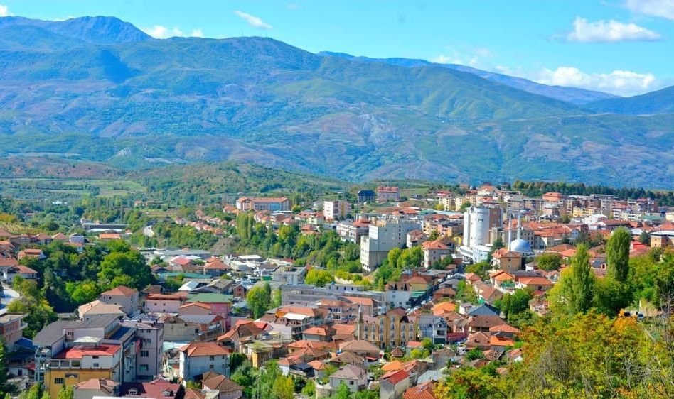 Dibër: E njohur për Natyrën Alpine dhe Burimet Termale